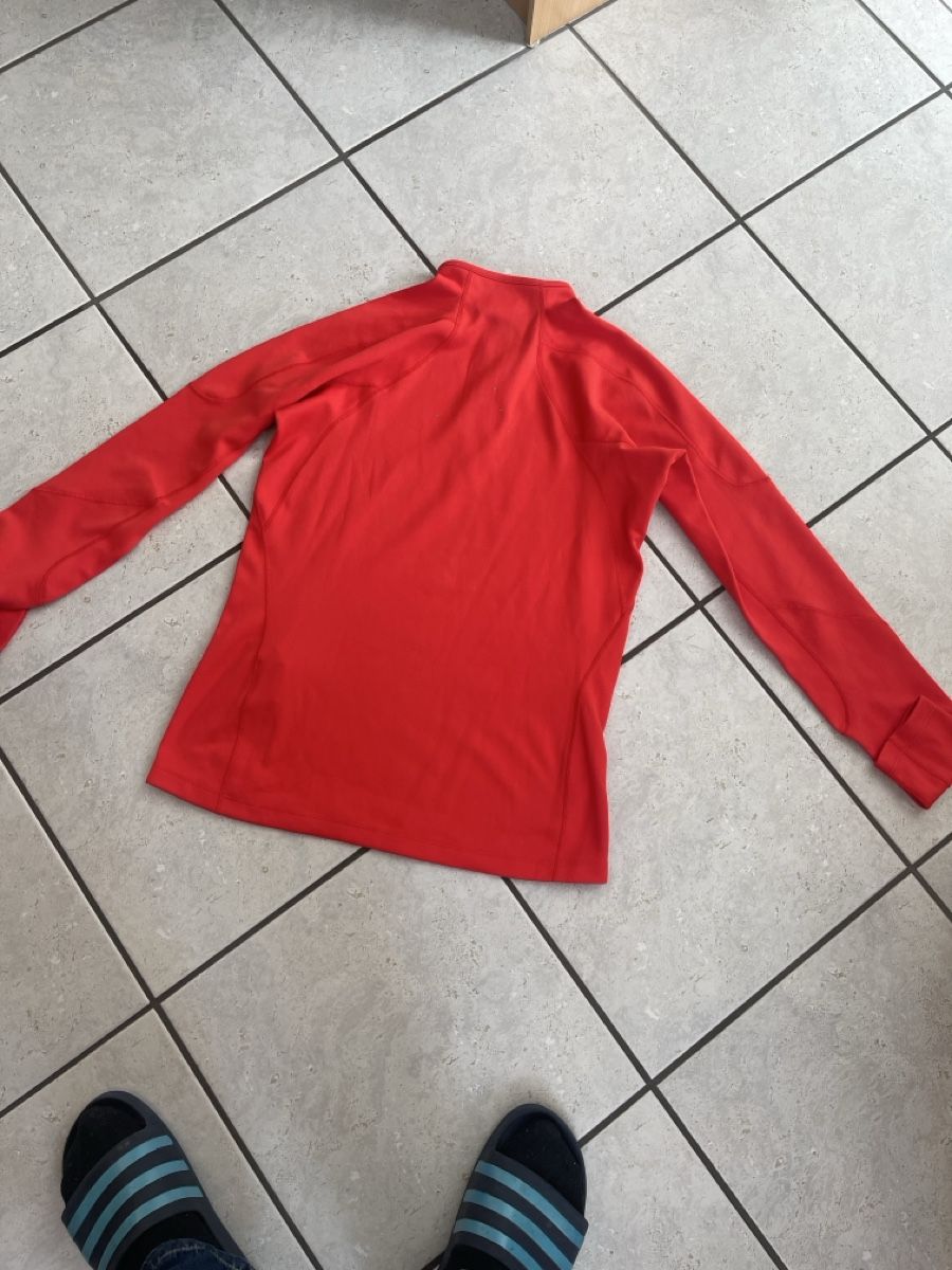 Asics Pullover & Sweatshirts: Neuwertiger schöner Funktionspullover Gr M Asics – Neu (gemäss Beschreibung) aus Lostorf von Luelostorf 1