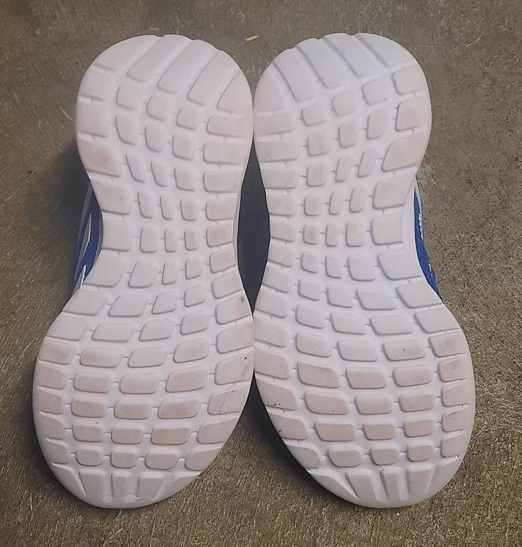 Adidas Schuhe für Jungen: Scarpe Adidas n. 32 – Gebraucht aus Tesserete von bab_7ztk 3