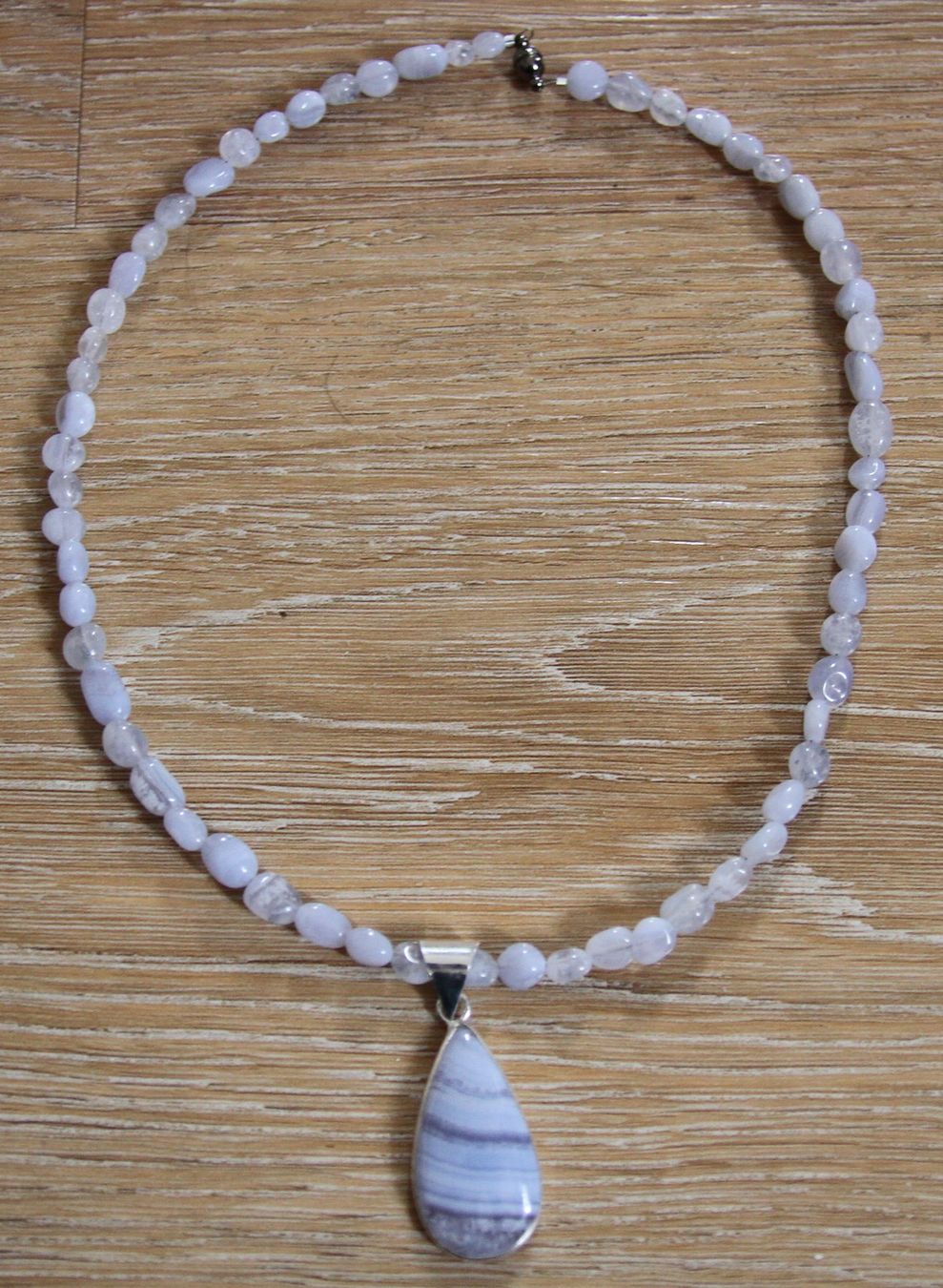 Ciondoli: Neu: Chalcedon Schmuck Anhänger mit Kette – Nuovo (secondo la descrizione) da Matten b. Interl venduto da Edelsteingalerie 1