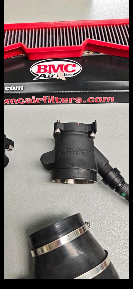 Tutti pezzi di ricambio auto: Audi RS6/RS7 C8 Ansaugsystem Power Division Performance – Usato da Frenkendorf venduto da Witwicky 1