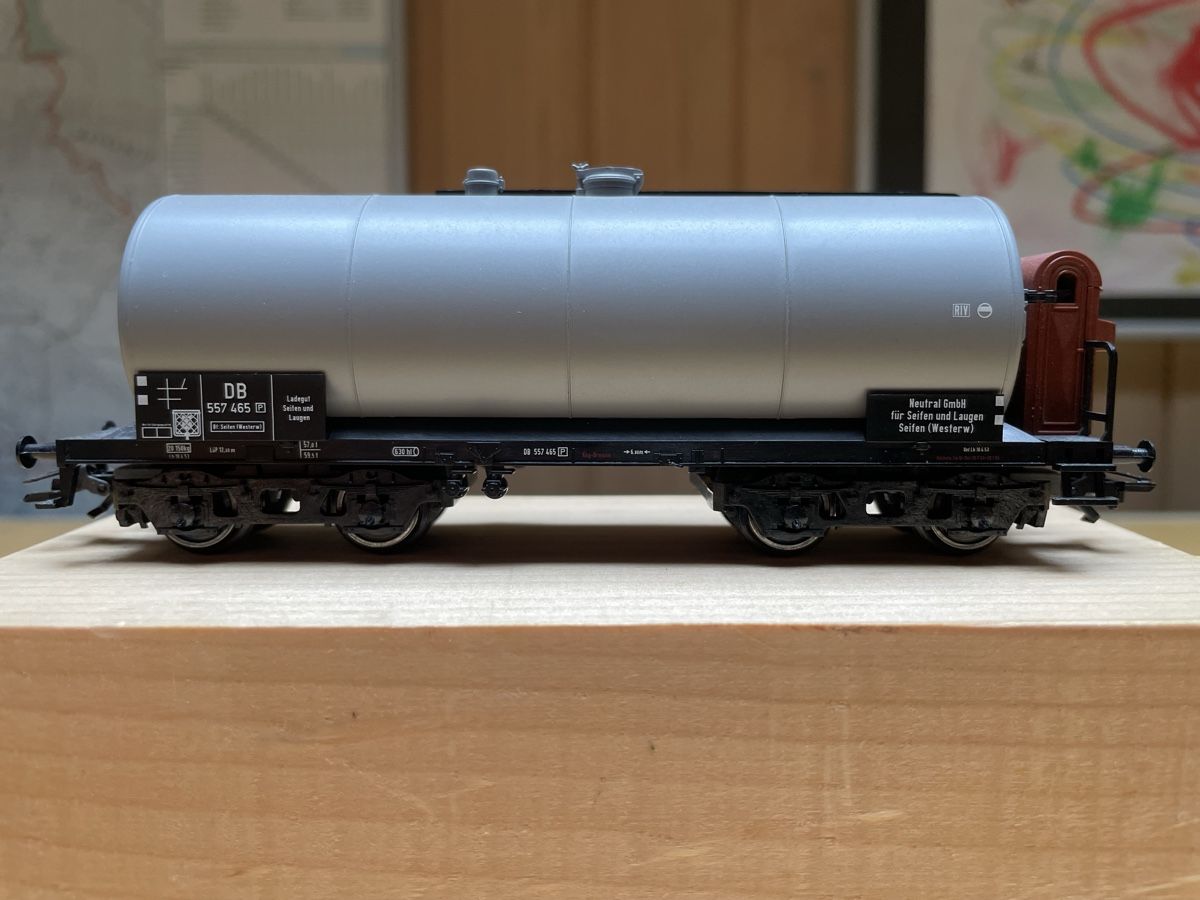 Märklin Modellini di ferrovie: Märklin Kesselwagen DB – Usato da Rickenbach ZH venduto da u2540 1