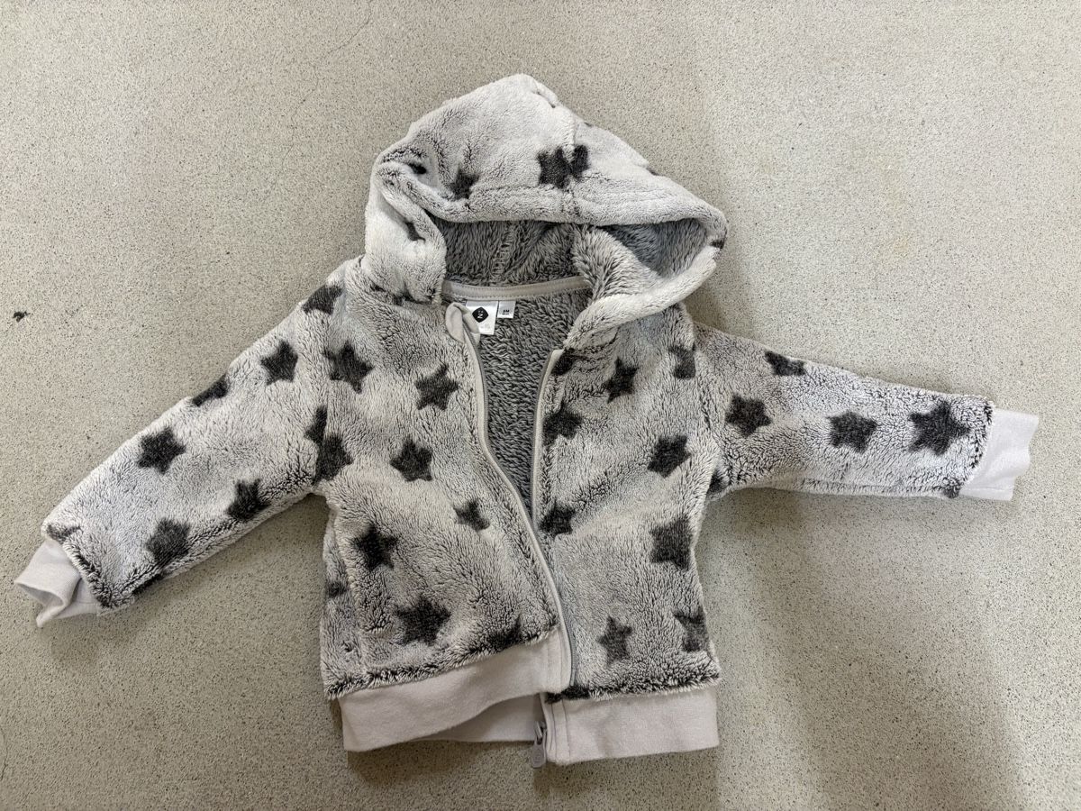 Maglioni & Felpe: Pulli 6 Monate – Usato da Zürich venduto da chemostat