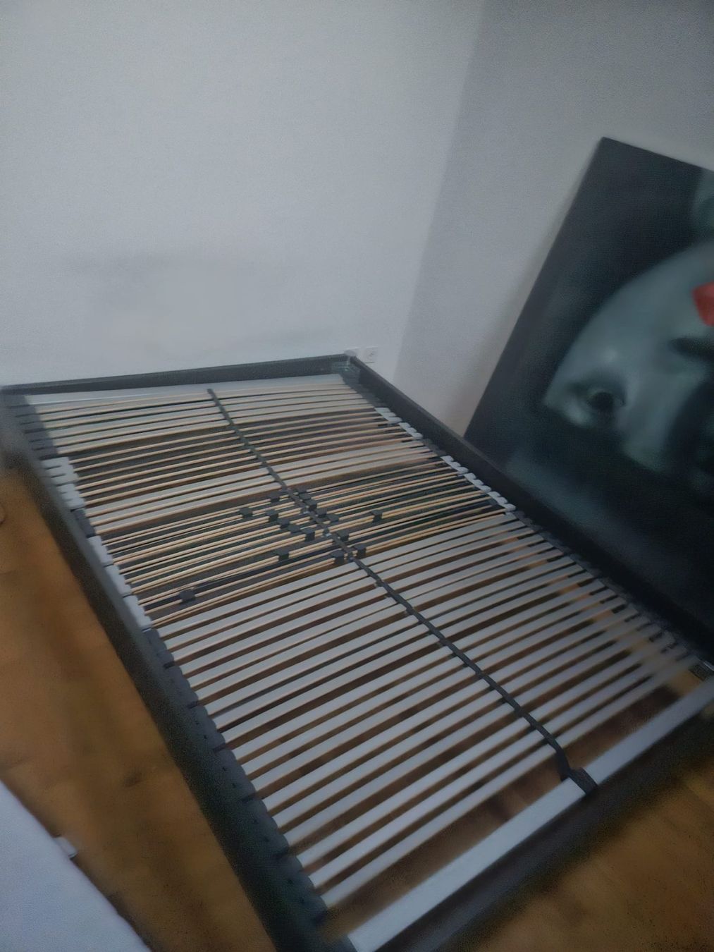 Betten: 160 x 200cm Bett mit Lattenrost – Gebraucht aus Bern von ste_9jpv 1