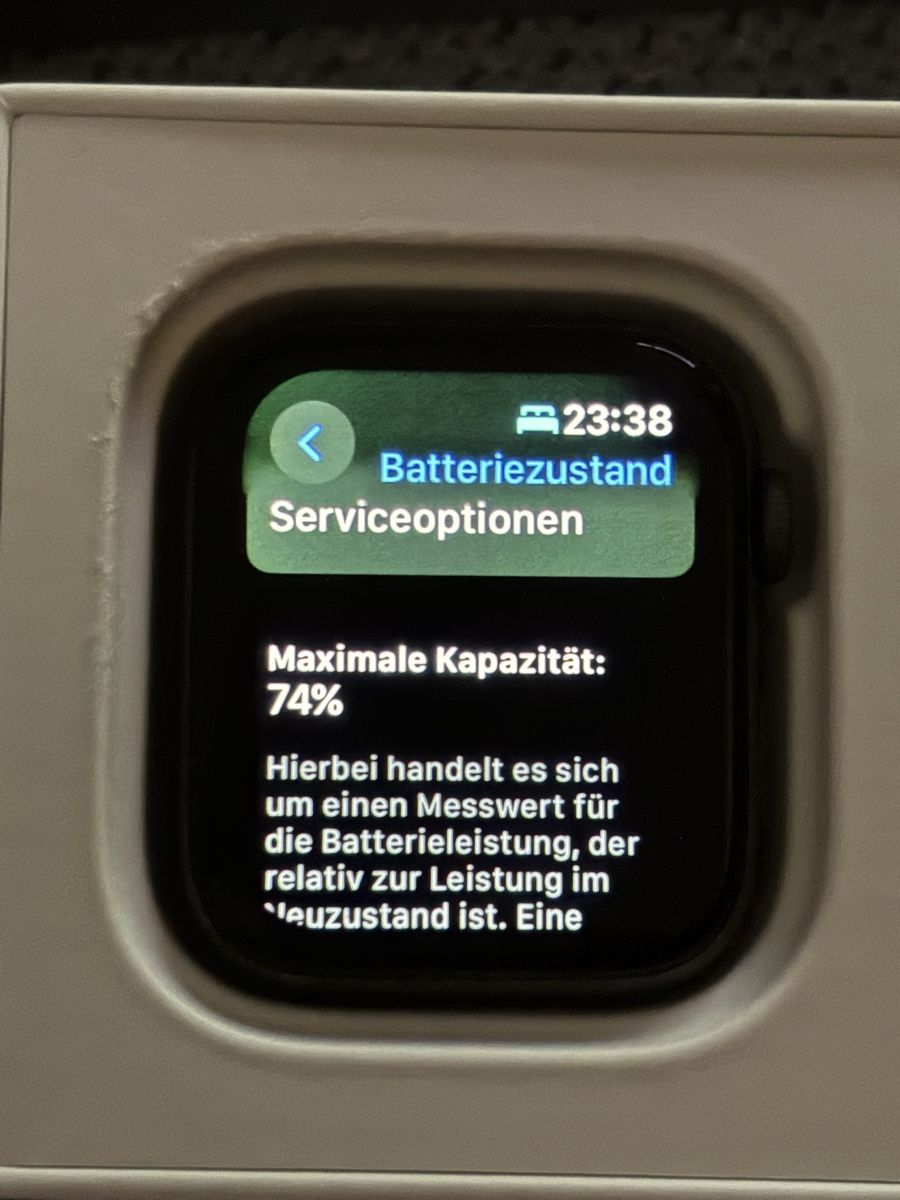 Apple Smartwatch: Apple Watch 4 44mm Space Gray (GPS + CEL) – Usato da Bern venduto da Diego-maradona