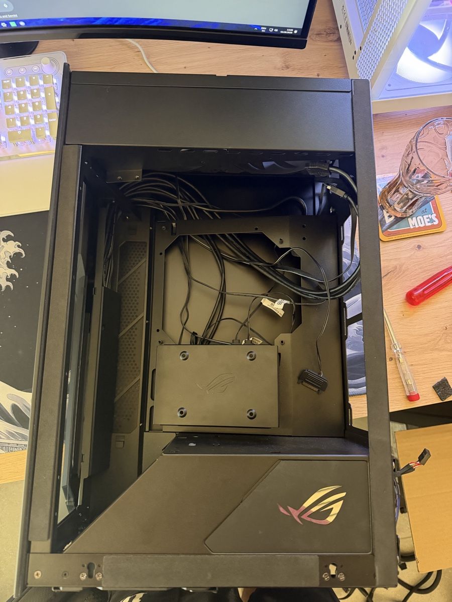 Asus Custodie: Asus ROG Z11 Gehäuse – Usato da Güttingen venduto da JeffreyGucc 4