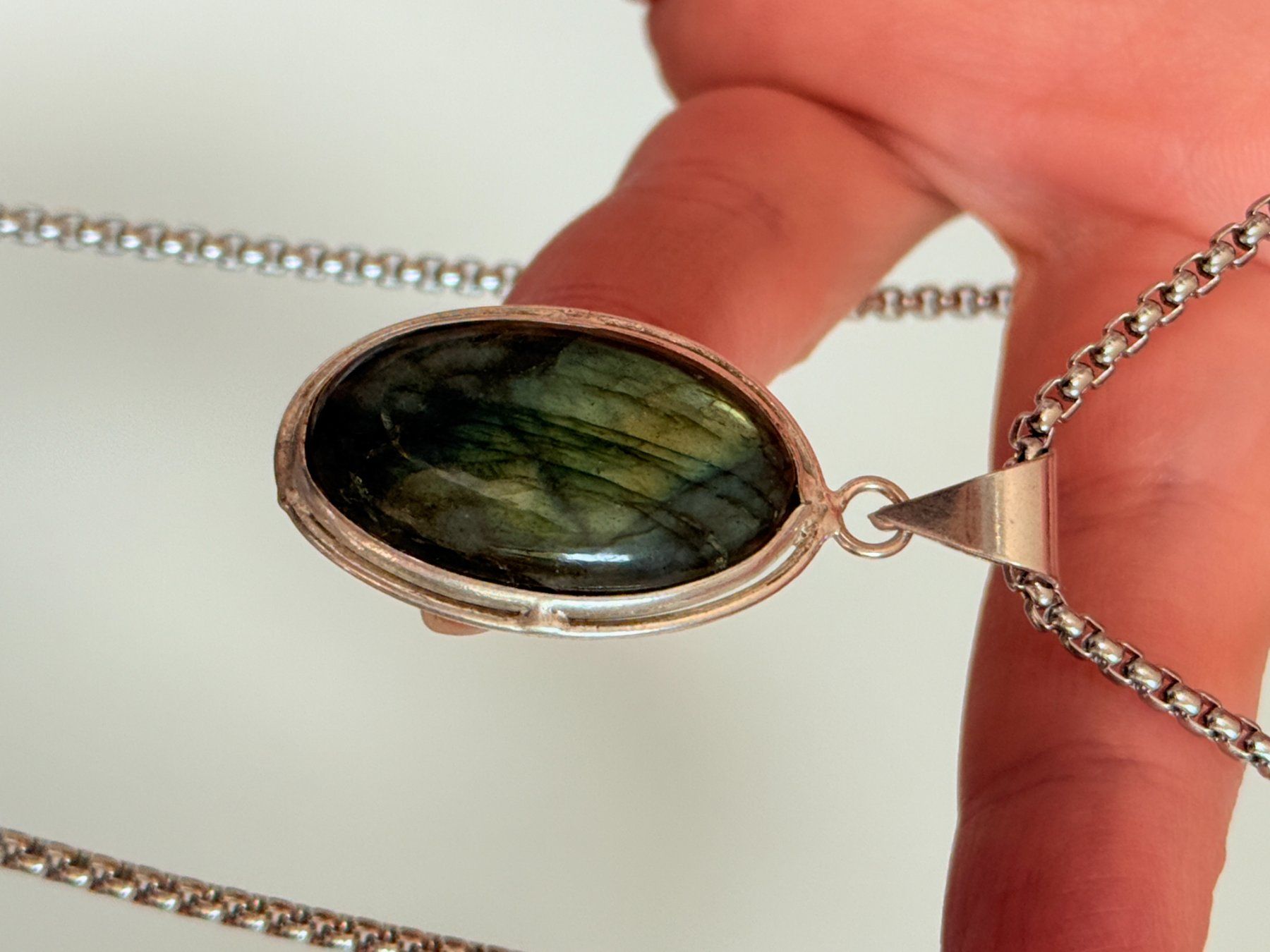 Catenine: Collier Labradorite- Élégance et Mystère! – Nuovo e nell'imballaggio originale da Genève venduto da AGBERG 1