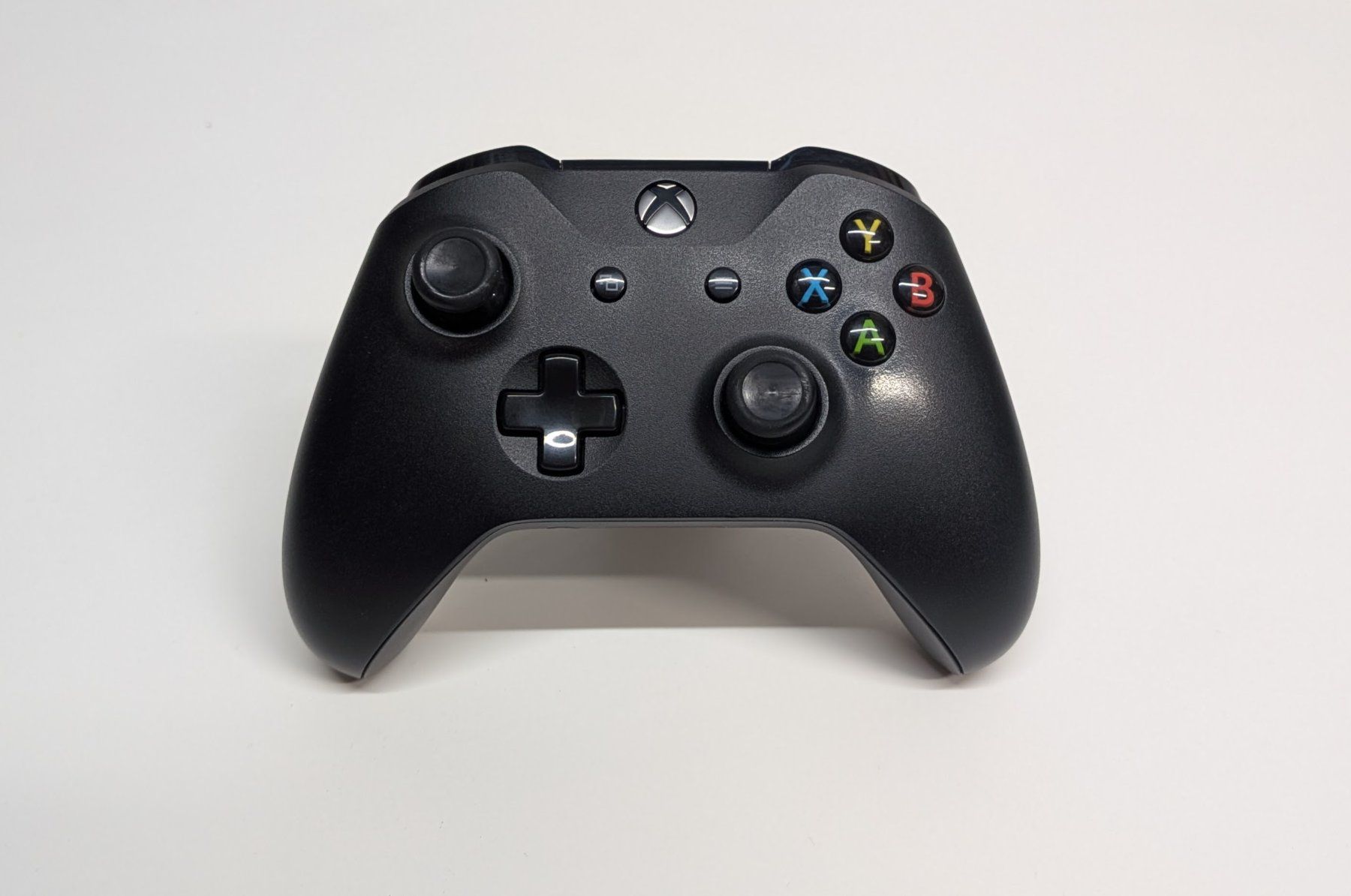 Microsoft Konsolen: Xbox One mit Controller und GTA V – Gebraucht aus Menziken von mame18 3