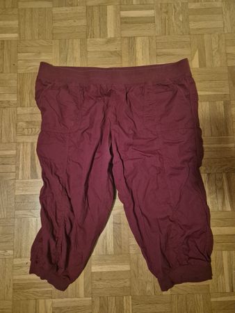 kaum getragene 3/4 Hose von Chicoree, weinrot, Grösse XL