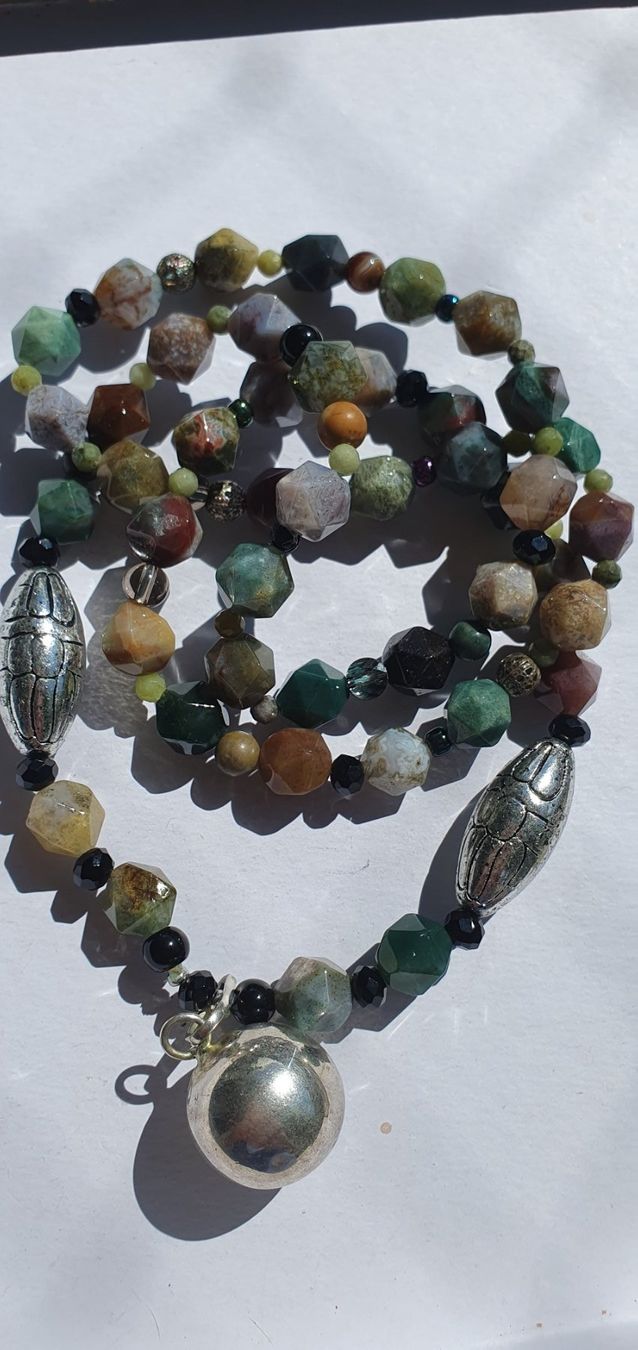 Catenine: Lang Kette aus Agate mit Silbern Kugel – Nuovo (secondo la descrizione) da Benglen venduto da Meercat3 2