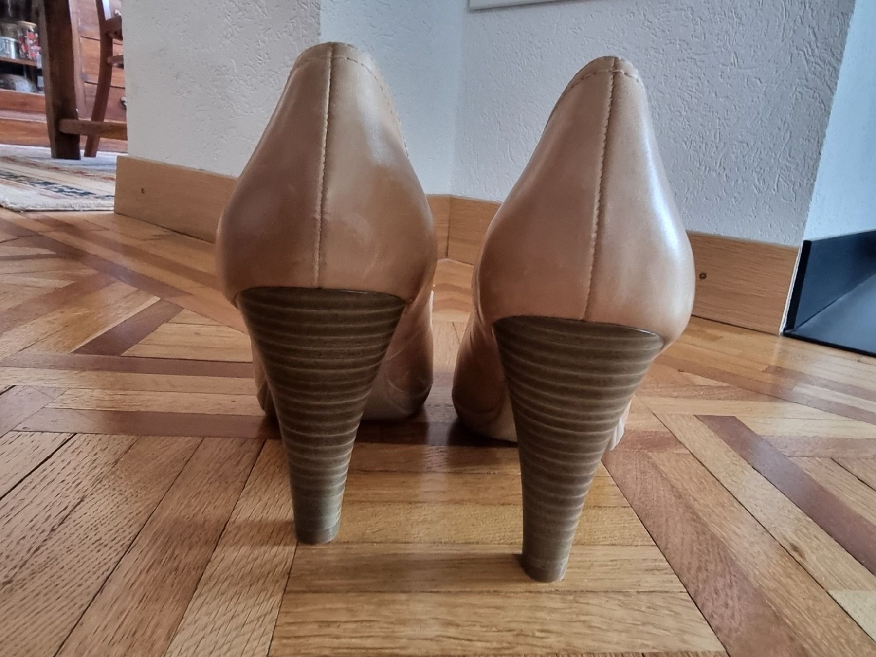 Chaussures femmes: Escarpins beiges talons 39 – D'occasion à Veyrier par Leilazizou 6