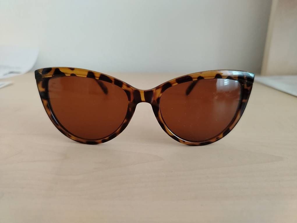 H&M Occhiali & Lenti: Occhiali da sole – Usato da Davesco-Soragno venduto da Mia_sii