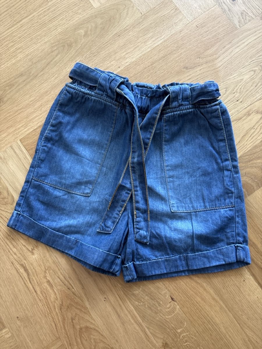 Esprit Pantaloni: Jeans Shorts von Esprit, Grösse 134 – Usato da Wohlen AG venduto da Michi761