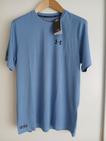 Under Armour T-Shirt blue size L new