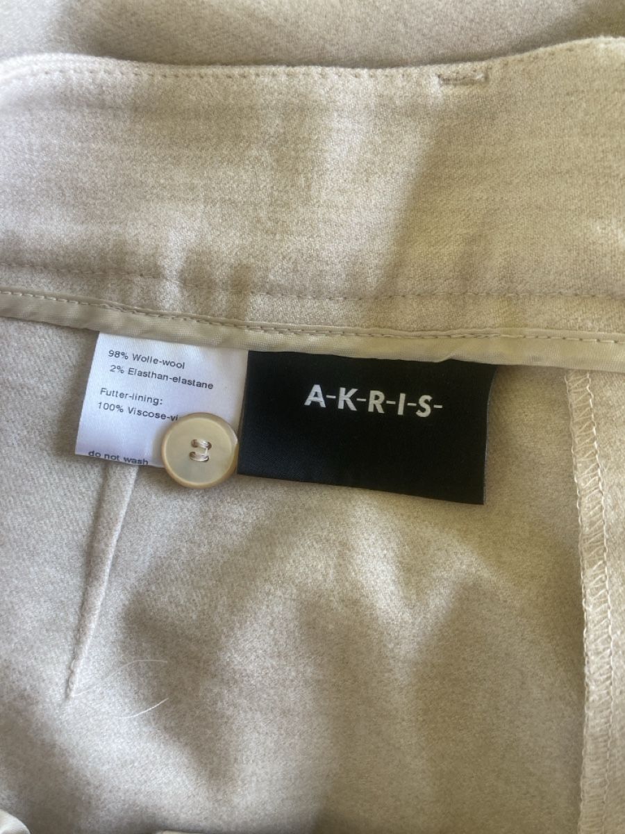 Akris Pantaloni: Akris wollhose gr.42 – Usato da Herisau venduto da Sifgana 1