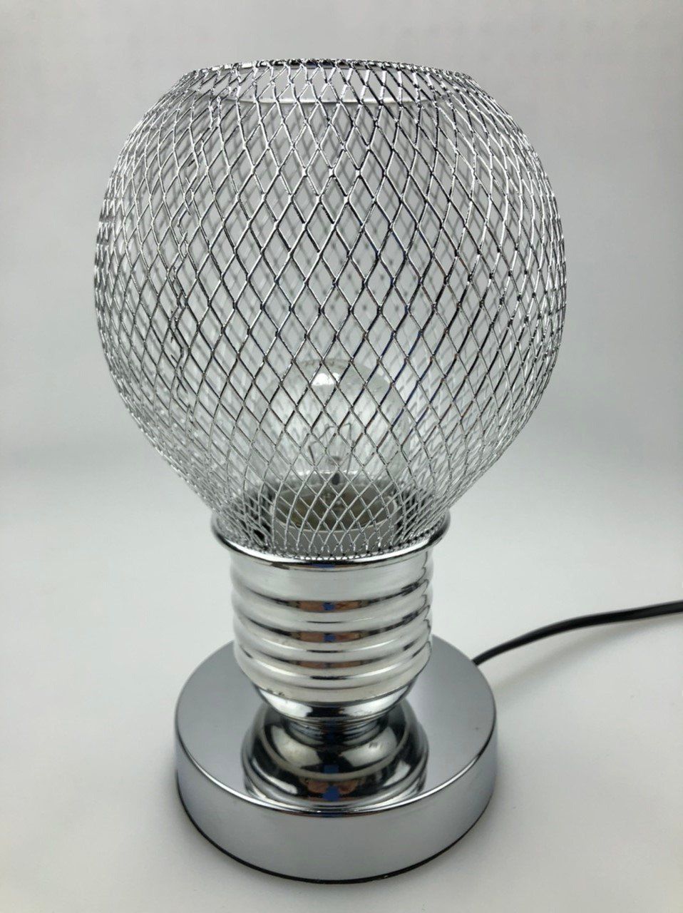 Lampen: Tischlampe mit Gitterschirm – Neu und originalverpackt aus Schaffhausen von ky-shop 1