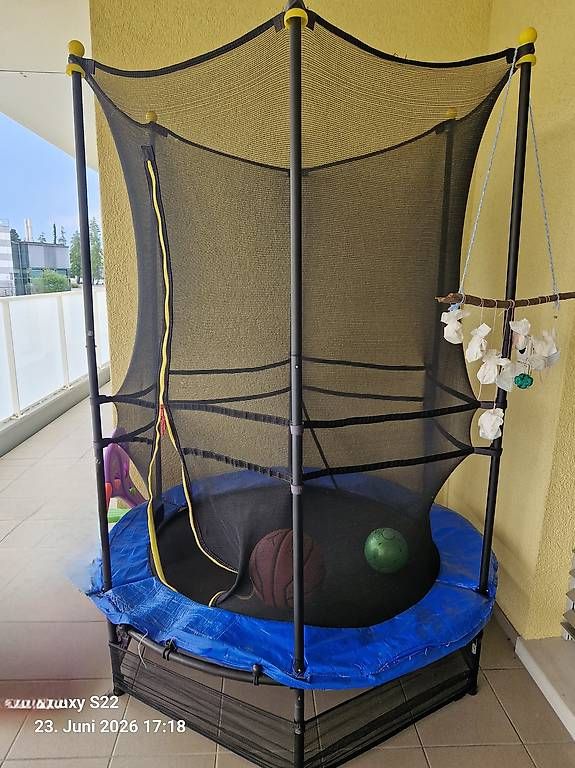 Trampoline: Trampolin  und Babys Rutschbahn  – Gebraucht aus Arbon von bilko01 2
