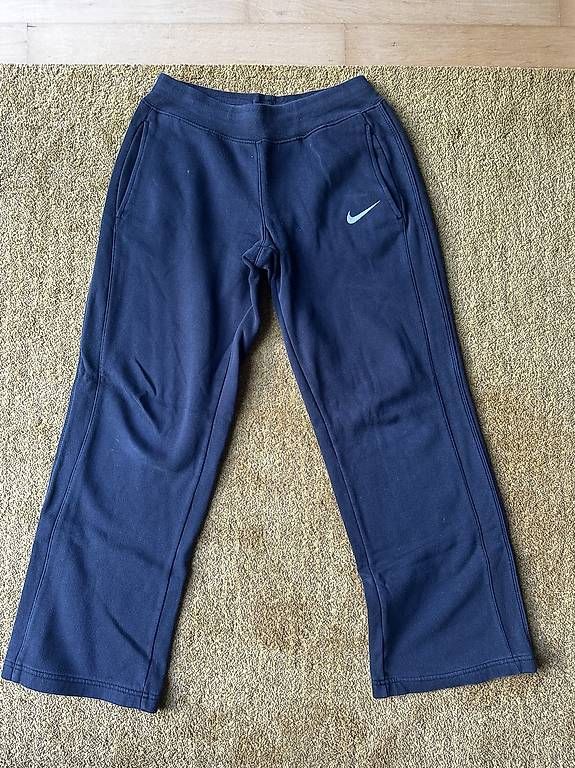 Nike Pantaloni: Nike Trainerhose XS – Usato da Buchrain venduto da pat4s 1