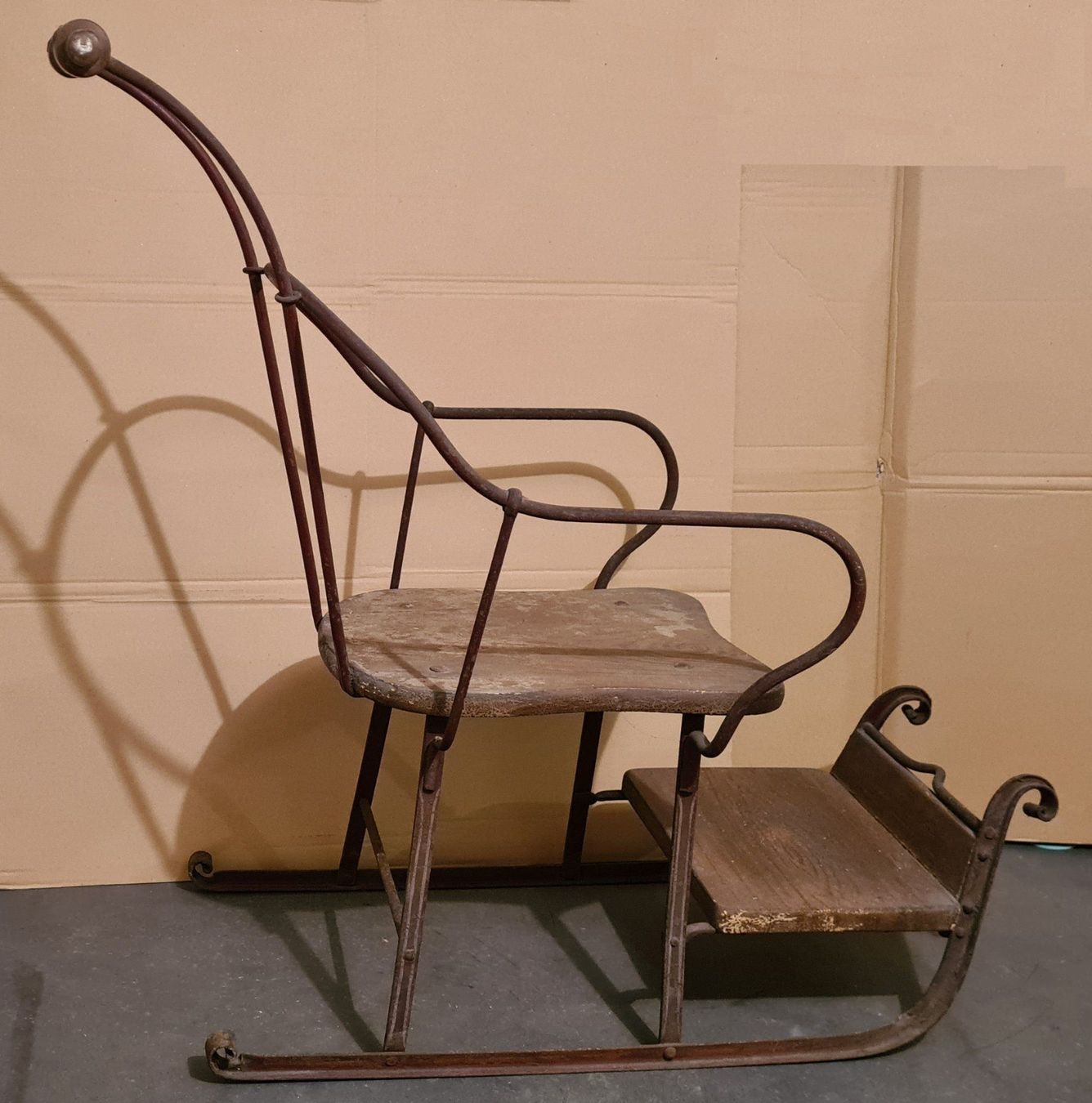 Schlitteln: Antiker Schiebeschlitten Biedermeier um 1870 – Gebraucht aus Benglen von Pril77