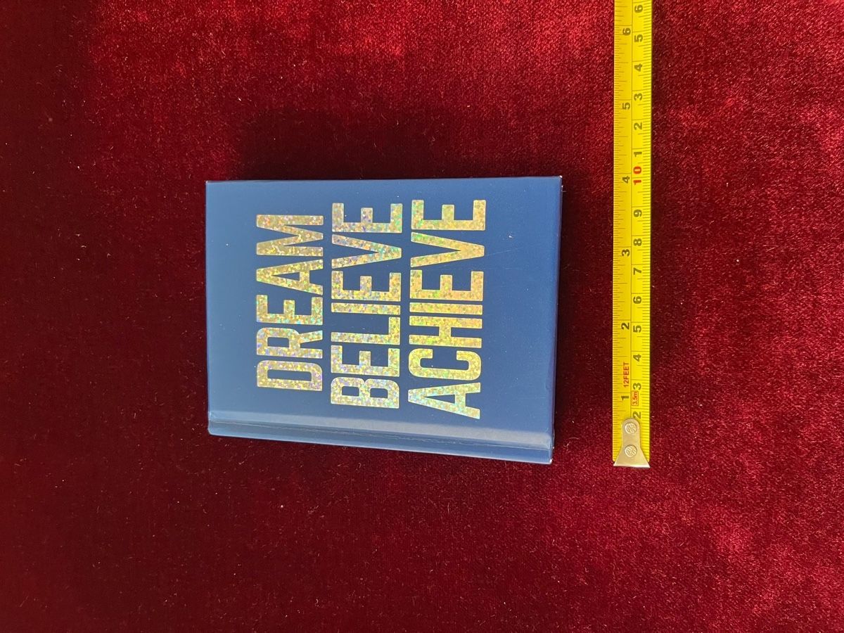 Libri: Motivation Book Dream Believe Achieve Small Format New – Usato da La Punt Chamues-ch venduto da yan_ptw6