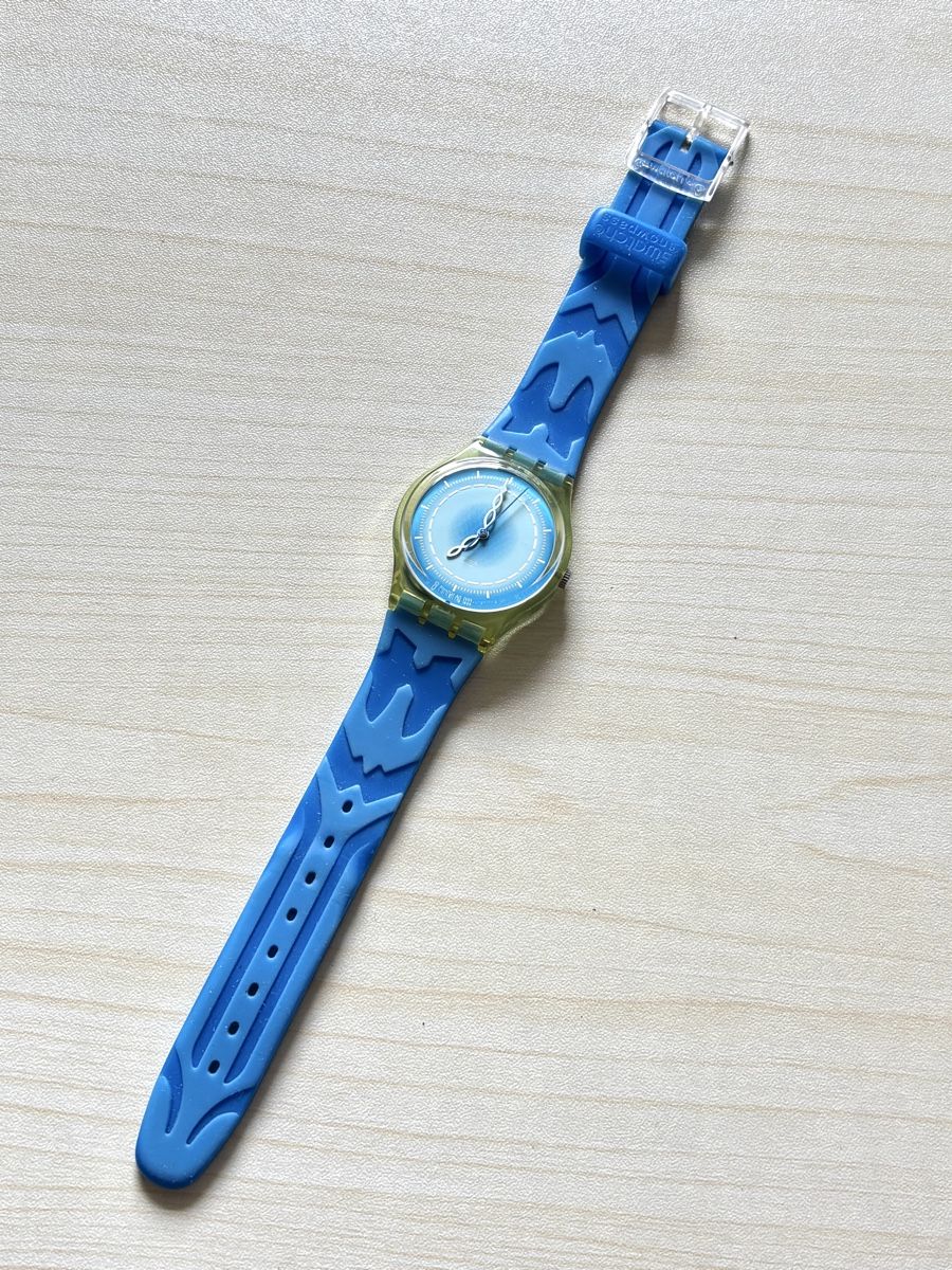 Swatch Orologi: Swatch Uhr blau transparent mit Muster  – Usato da Grenchen venduto da chththl 1