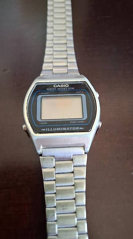 Montres: Casio Retro Digitaluhr B640W – D'occasion à Zürich par castelbergo