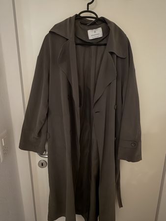 Khaki Stradivarius Trenchcoat in Grösse M 