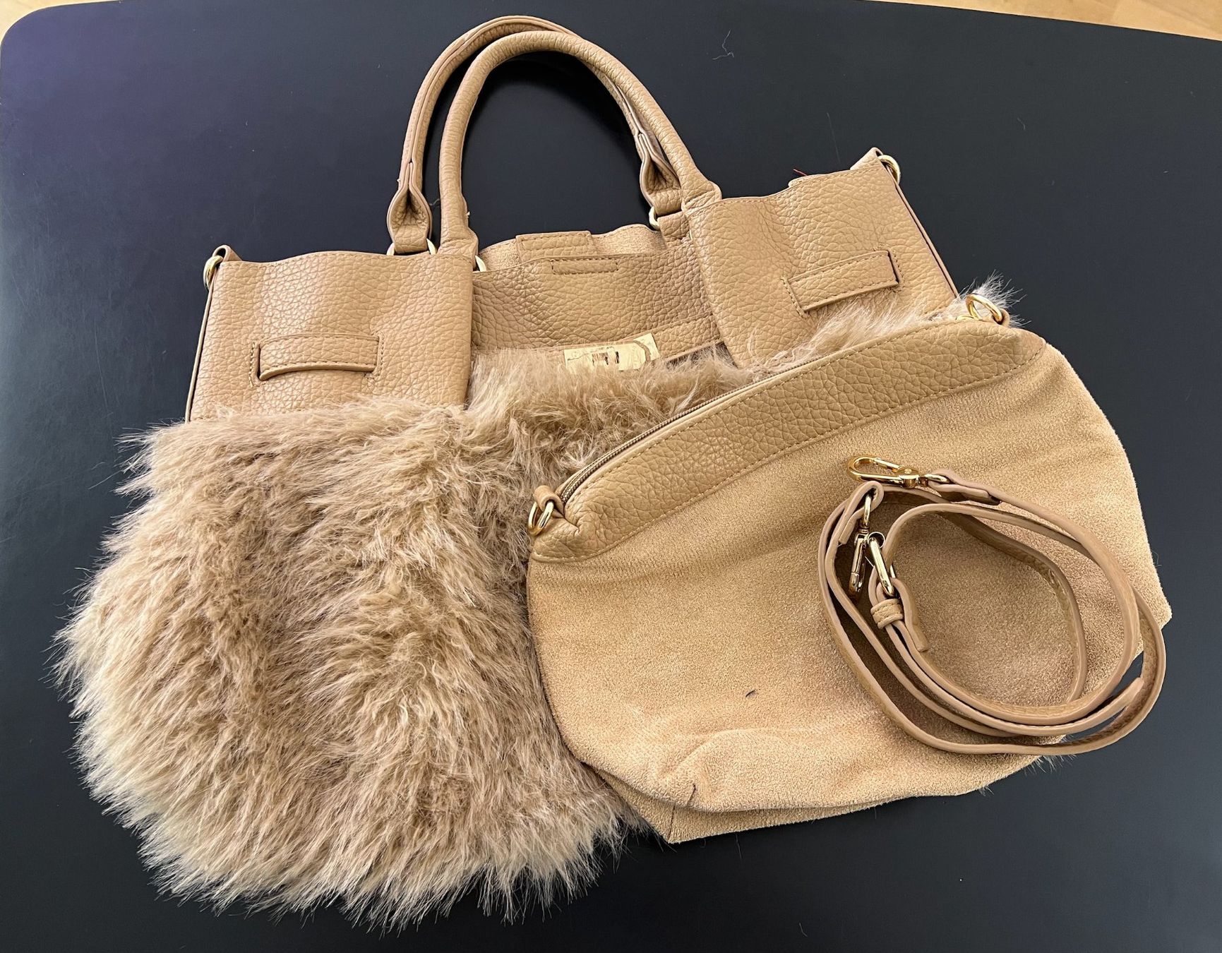 Taschen für Damen: Angesagte pelzige Handtasche – Neu und originalverpackt aus Zürich von Naebeli 5