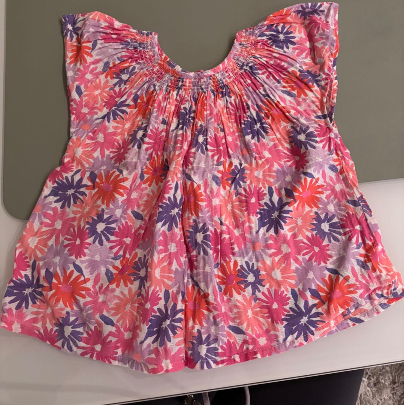 Benetton Lotti & Set di vestiti: 2 Benetton Mädchen Oberteile 104 – Usato da Zollikon venduto da d_grabher 2