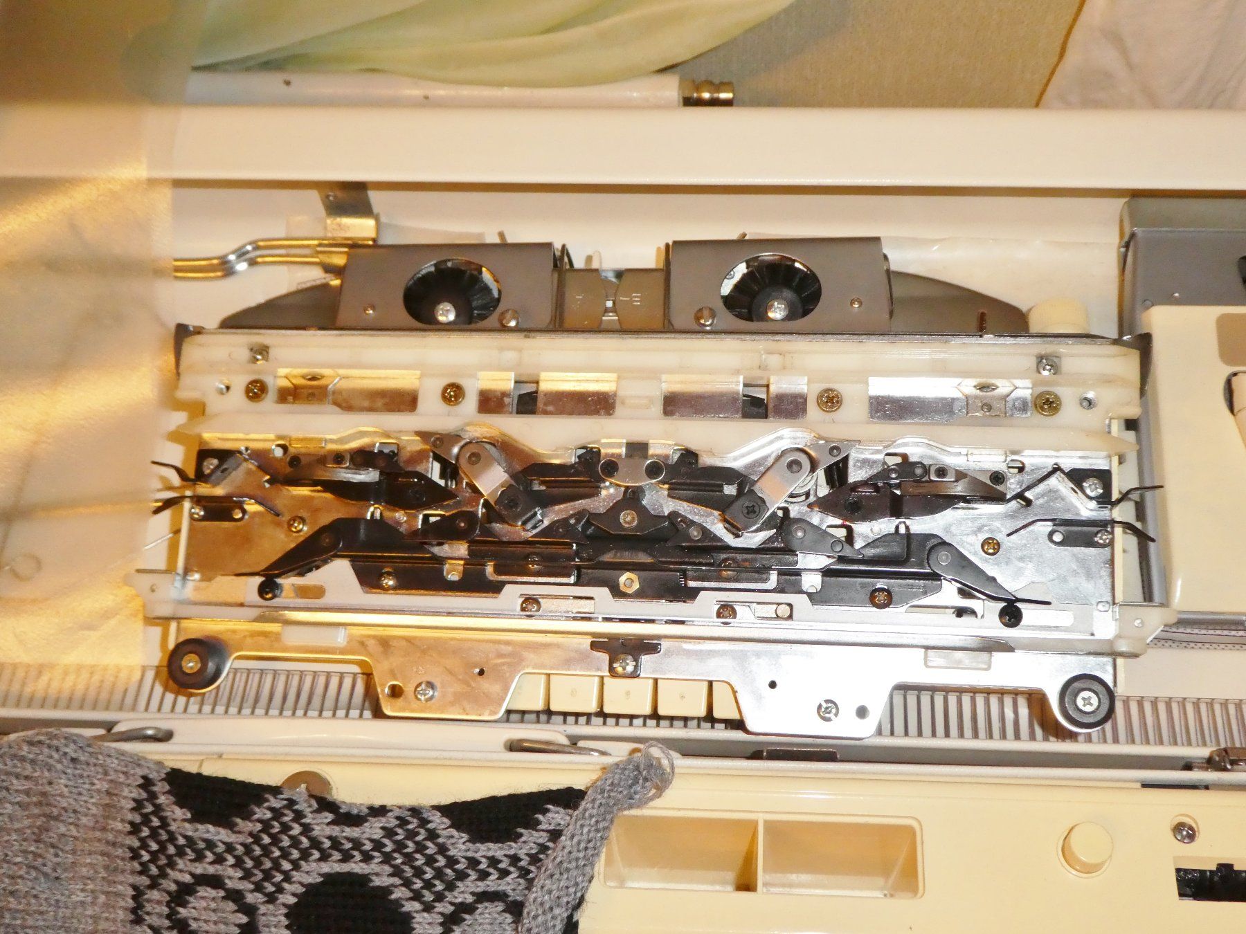 Tutte le macchine: Strickmaschine Brother KH 836 – Usato da Siebnen venduto da Ra-la-ra-ol 2