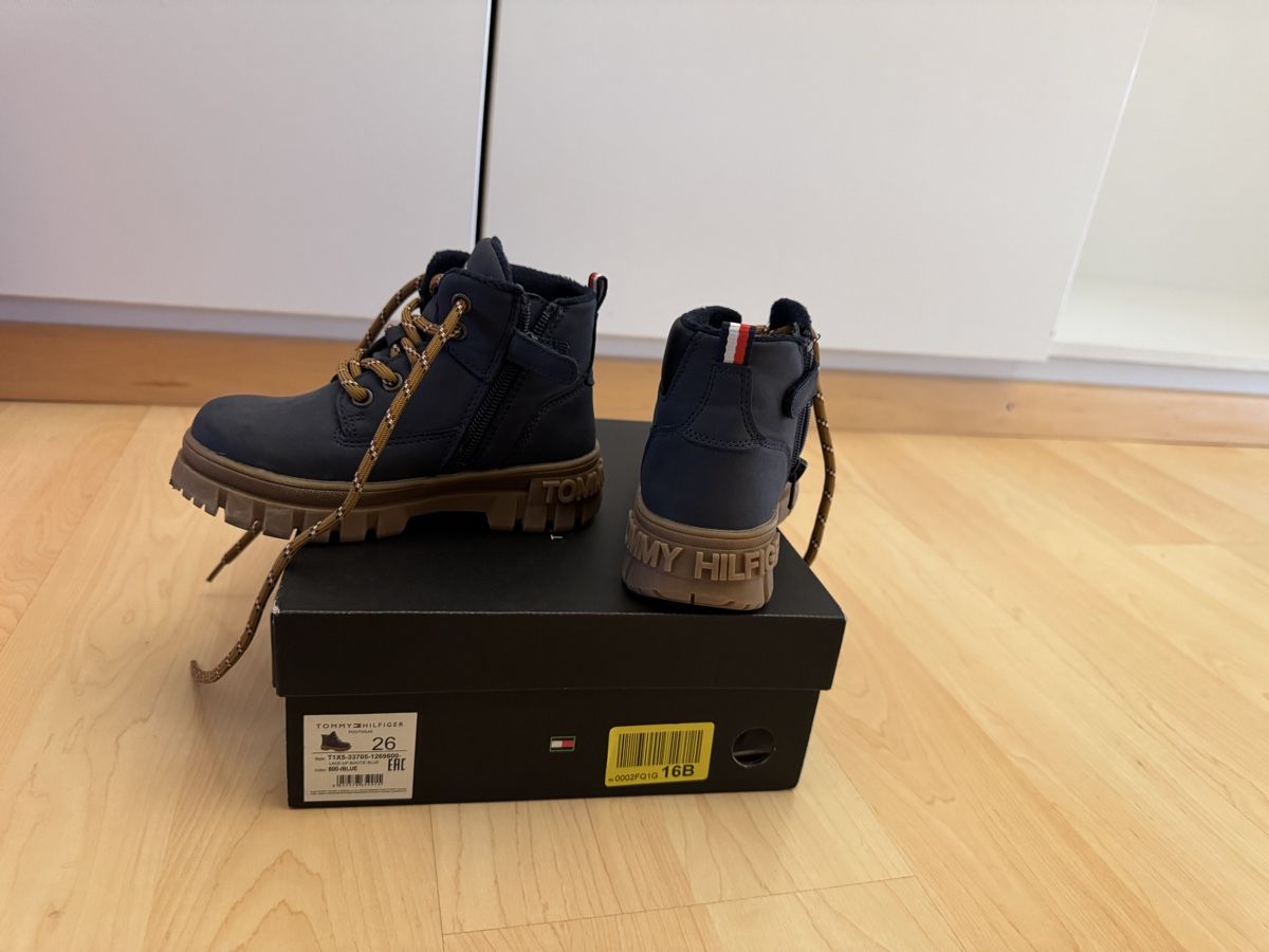 Tommy Hilfiger Schuhe für Jungen: Tommy Hilfiger Stiefelette – Neu (gemäss Beschreibung) aus Rotkreuz von luxurybe 1