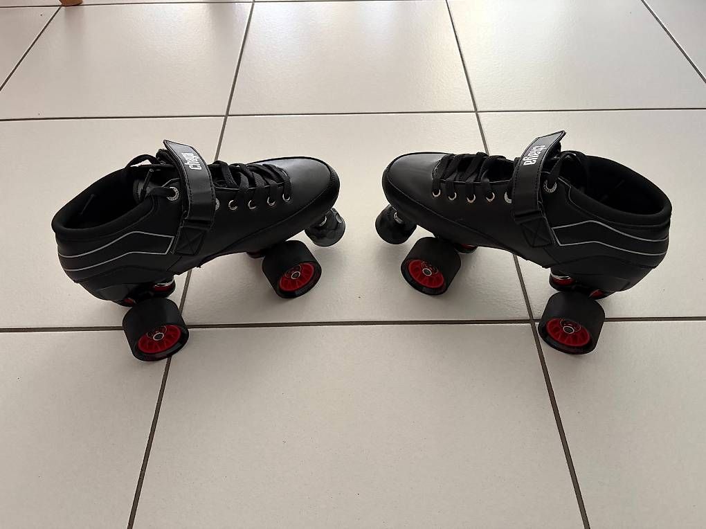 Patins à roul. & inline: Rollschuhe – D'occasion à Bischofszell par TheRiick 2
