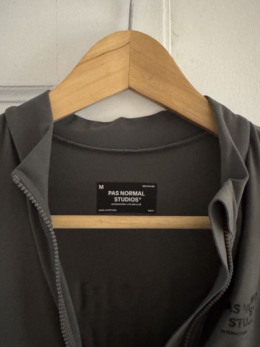 Pas Normal Studios Leibchen & Hosen: Pas Normal Studios - Mechanism Long Sleeve Jersey – Gebraucht aus Diesse von second_life 1