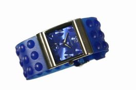 Modische Quarz-Uhr in blau