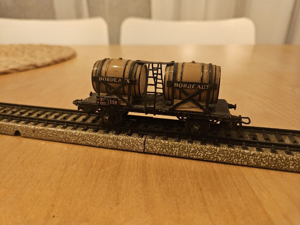 Märklin HO 4510 / 308 Wagon à tonneaux de vin Bordeaux (D'occasion) à Porrentruy pour CHF 8.5 – avec livraison | Acheter sur