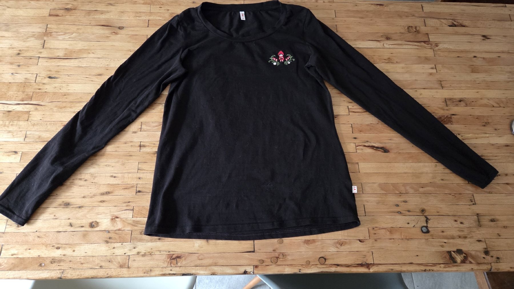 Blutsgeschwister Maglioni & Felpe: Blutsgeschwister Langarmshirt – Usato da Winterthur venduto da sandi99 1
