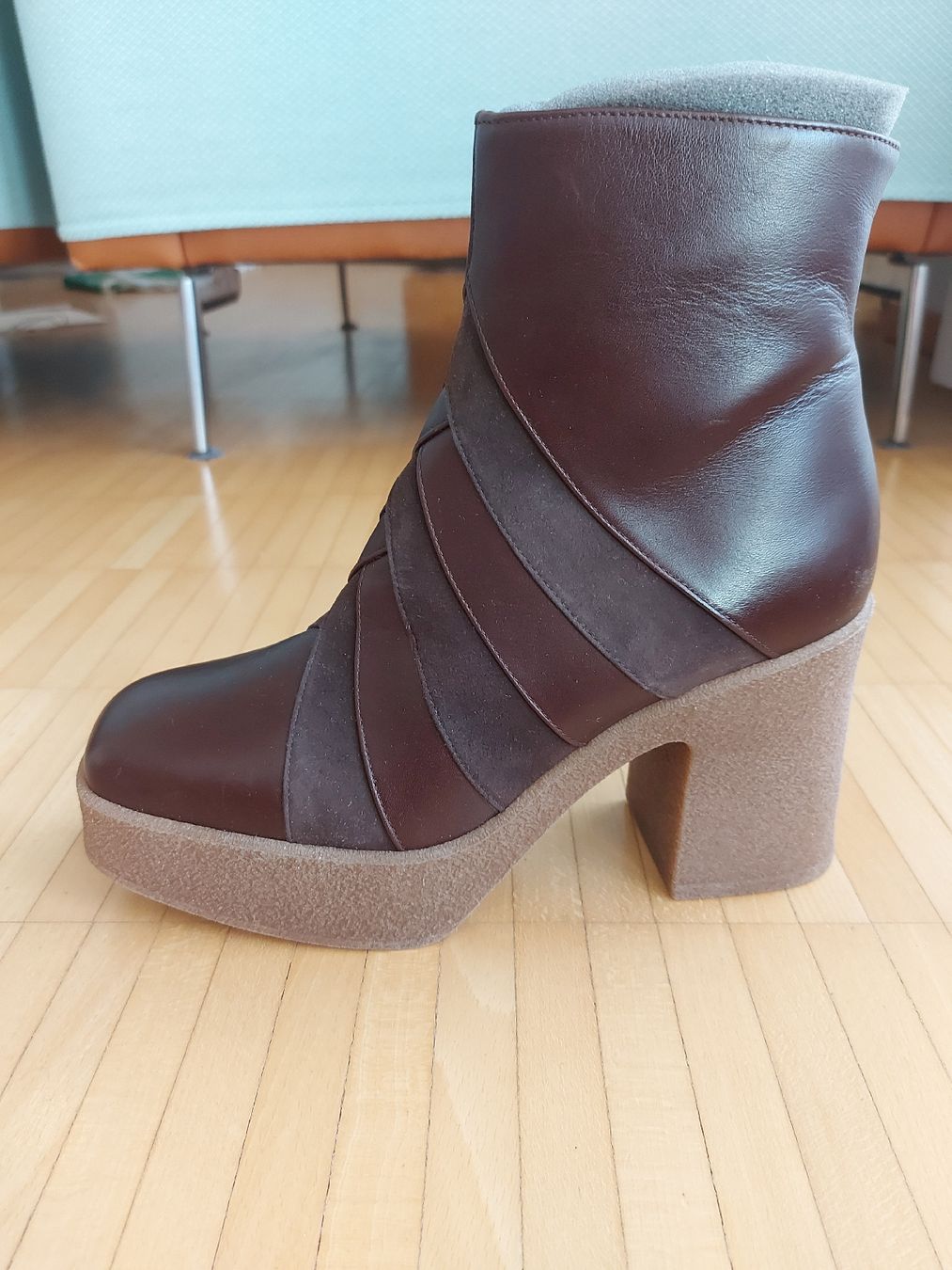 Chie Mihara Scarpe da donna: Stiefel, Chie Mihara, Grösse 39 – Nuovo (secondo la descrizione) da Oberengstringen venduto da PaolaDe 3