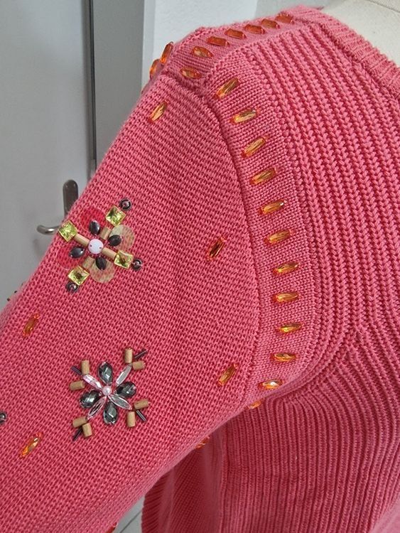 Camicette: Pink Embellished Knit Blouse – Usato da Basel venduto da dar_ch4051 3