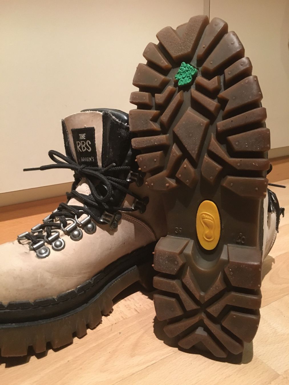 Scarpe da donna: Coole Schuhe Gr. 39/40 – Usato da Uetendorf venduto da Gar_9pvy 3
