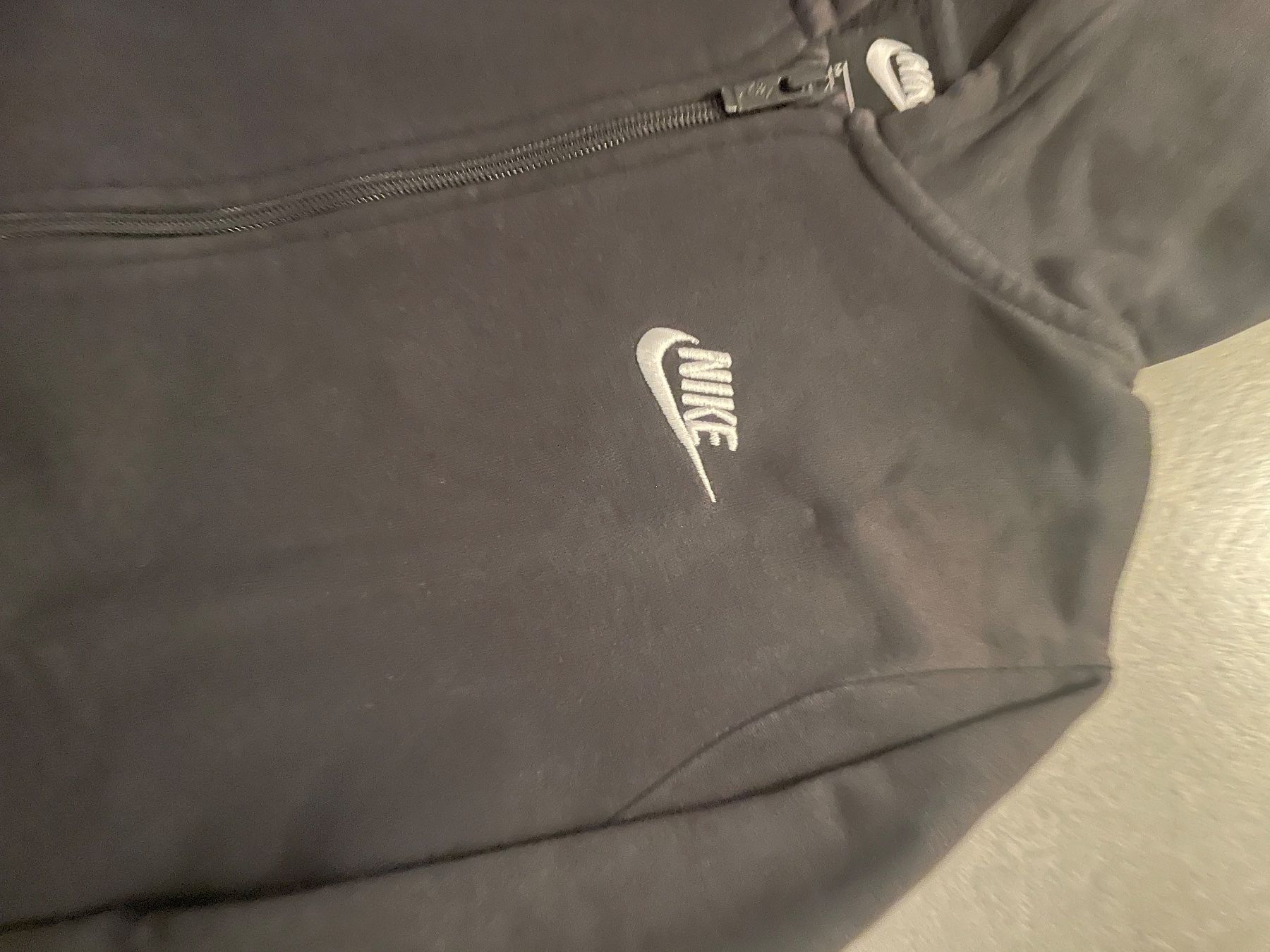 Nike Pulls et sweat-shirts: Nike Pullover – D'occasion à Zürich par Ivona3 1
