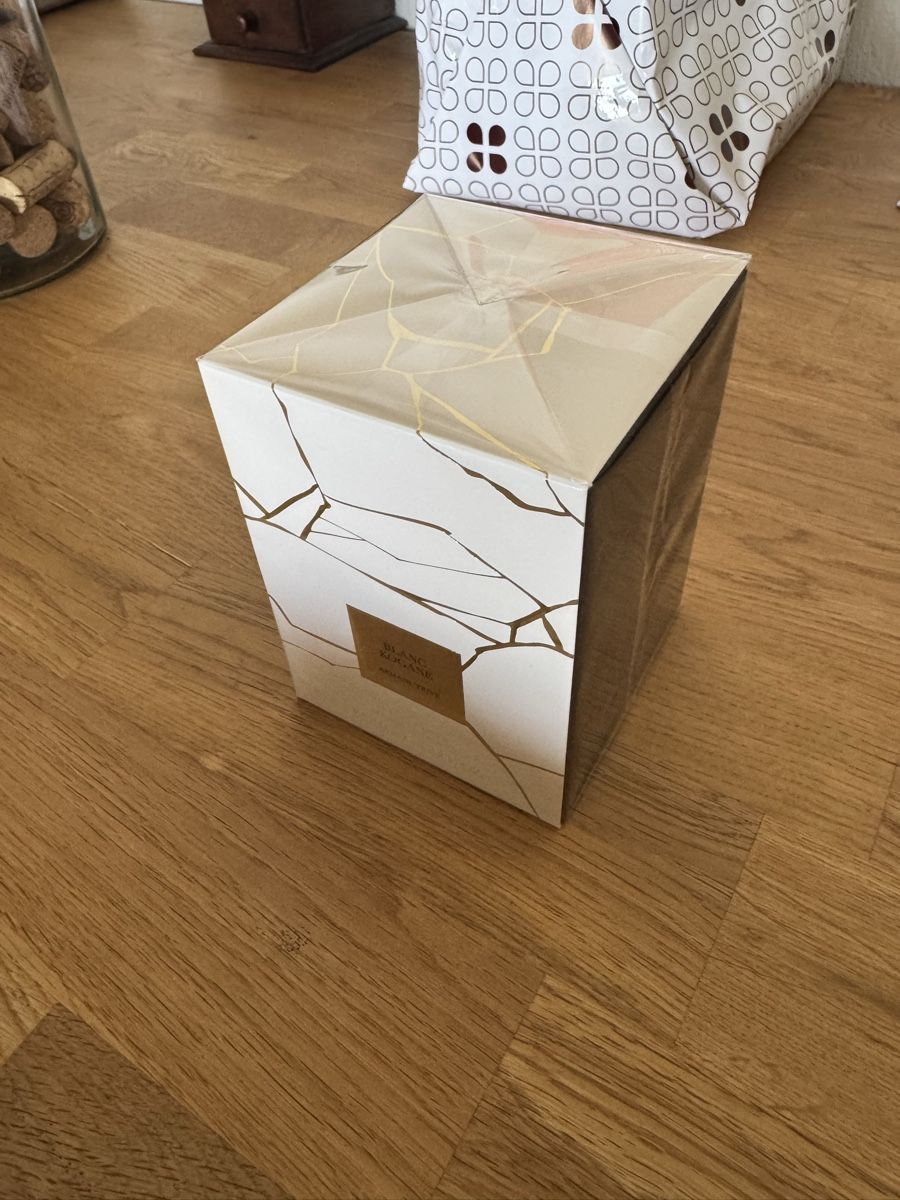 Armani Profumi & Eau de Toilette: Giorgio Armani privé, Blanc kogane – Nuovo e nell'imballaggio originale da Lausanne venduto da Nala.wendy 2
