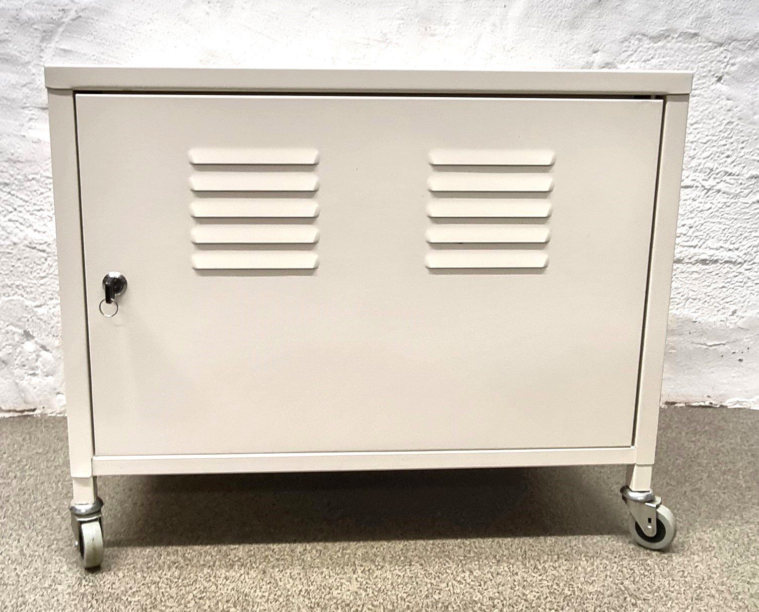 Ikea Armadi: IKEA PS Metallschrank  Rollcontainer Crèmeweiss – Usato da Bern venduto da ros_v7ry