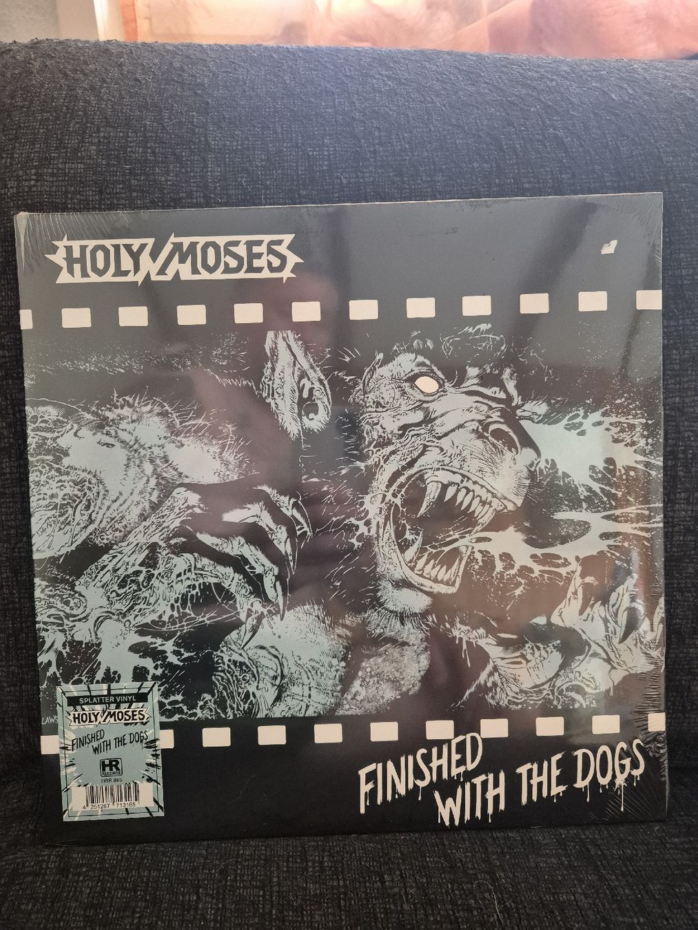 Dischi in vinile: Holy Moses - Finished With The Dogs LP – Nuovo e nell'imballaggio originale da Thun venduto da Kissthis