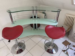 Bar mit 2 Barhocker
