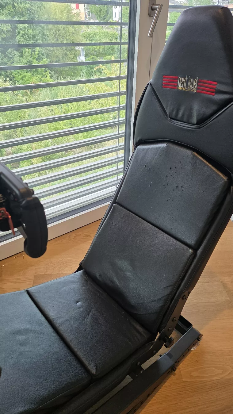 Fanatec Controller: Fanatec - Next Level Racing simracing setup – Usato da Delémont venduto da GillMinn 5