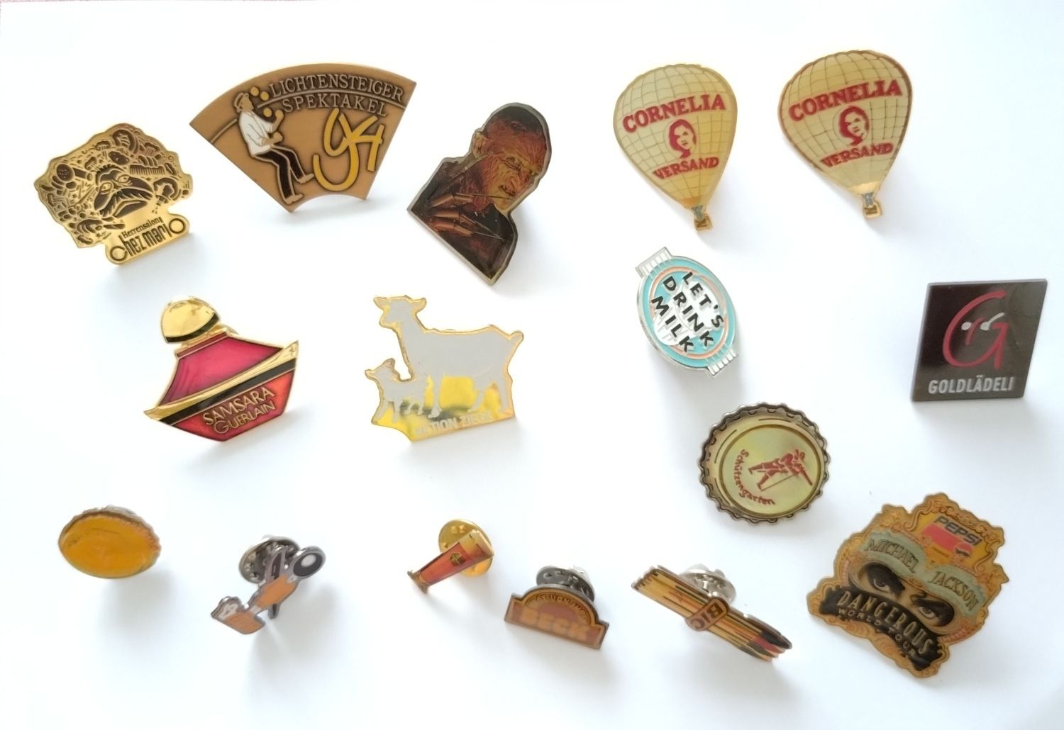 Broschen & Nadeln: Diverse Pins – Neu und originalverpackt aus St. Gallen von india08