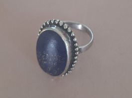 LAPIS LAZULI.RING MIT GOLDENE EINSCHLÜSSE  SILBER 925.