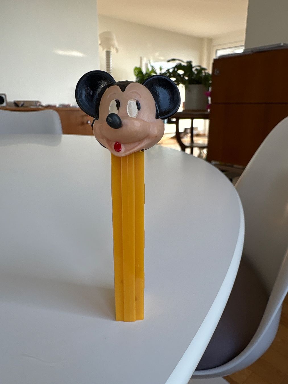 Pez Statuette: PEZ Mickey Mouse, No Feet, 3.4 Stem, Made in Austria, Mint – Usato da Zürich venduto da Turbotoys