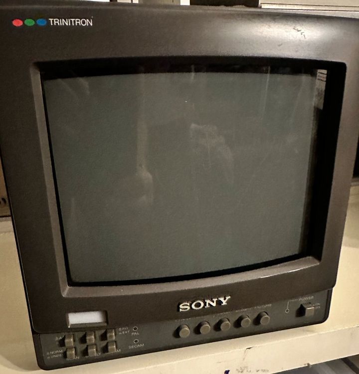 Prestacom Loue Moniteur cathodique / crt Sony PVM 2730