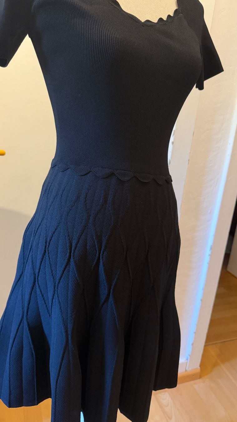 Sandro Vestiti: Sehr schönes Kleid von Sandro – Usato da Schaffhausen venduto da _queen_c 2