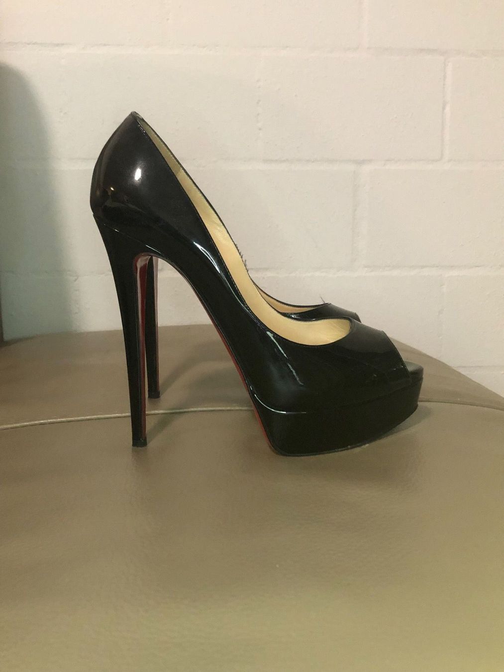 Christian Louboutin Damenschuhe: Cristian Louboutin Schuhe Gr.38 – Gebraucht aus Zürich von